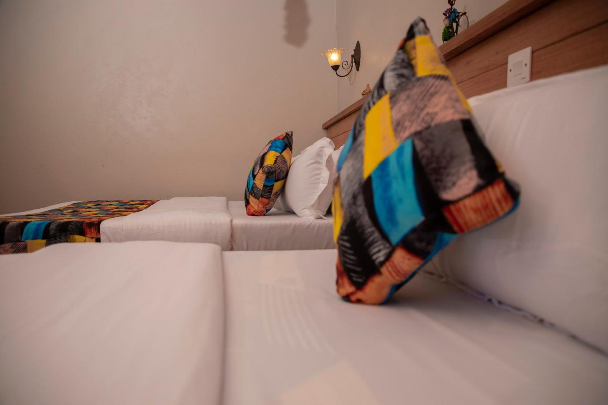 Kaswa Lodge Fort Portal Екстер'єр фото