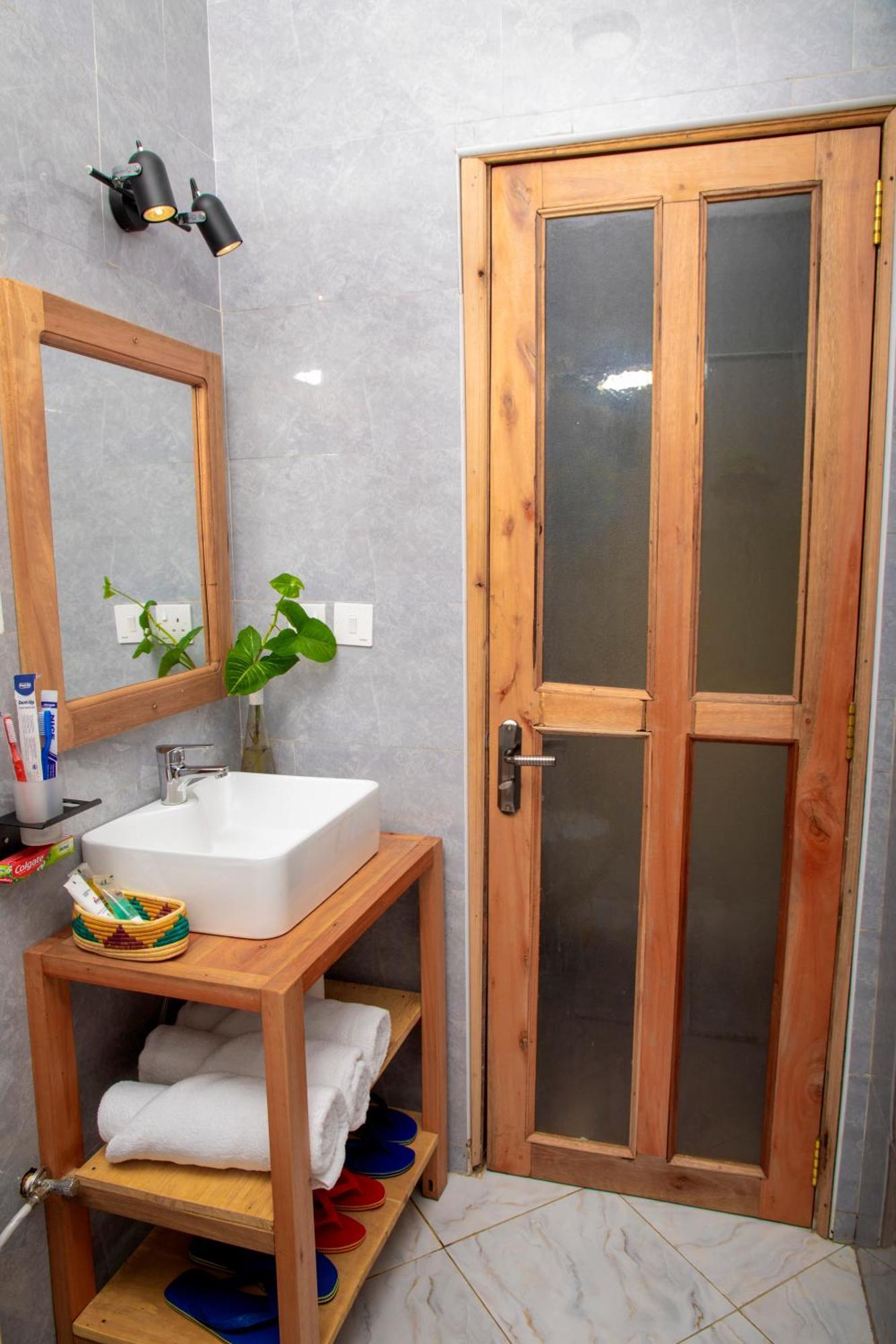 Kaswa Lodge Fort Portal Екстер'єр фото
